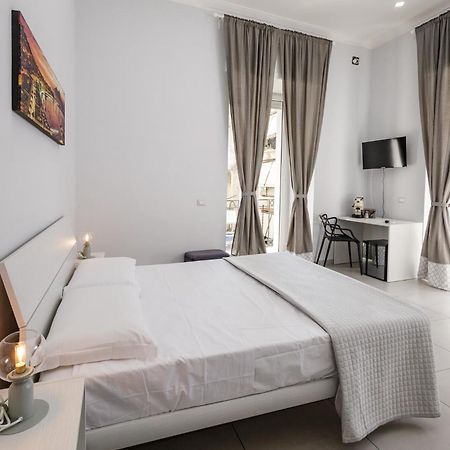 Caroline'S House Hotel Napoli Bagian luar foto