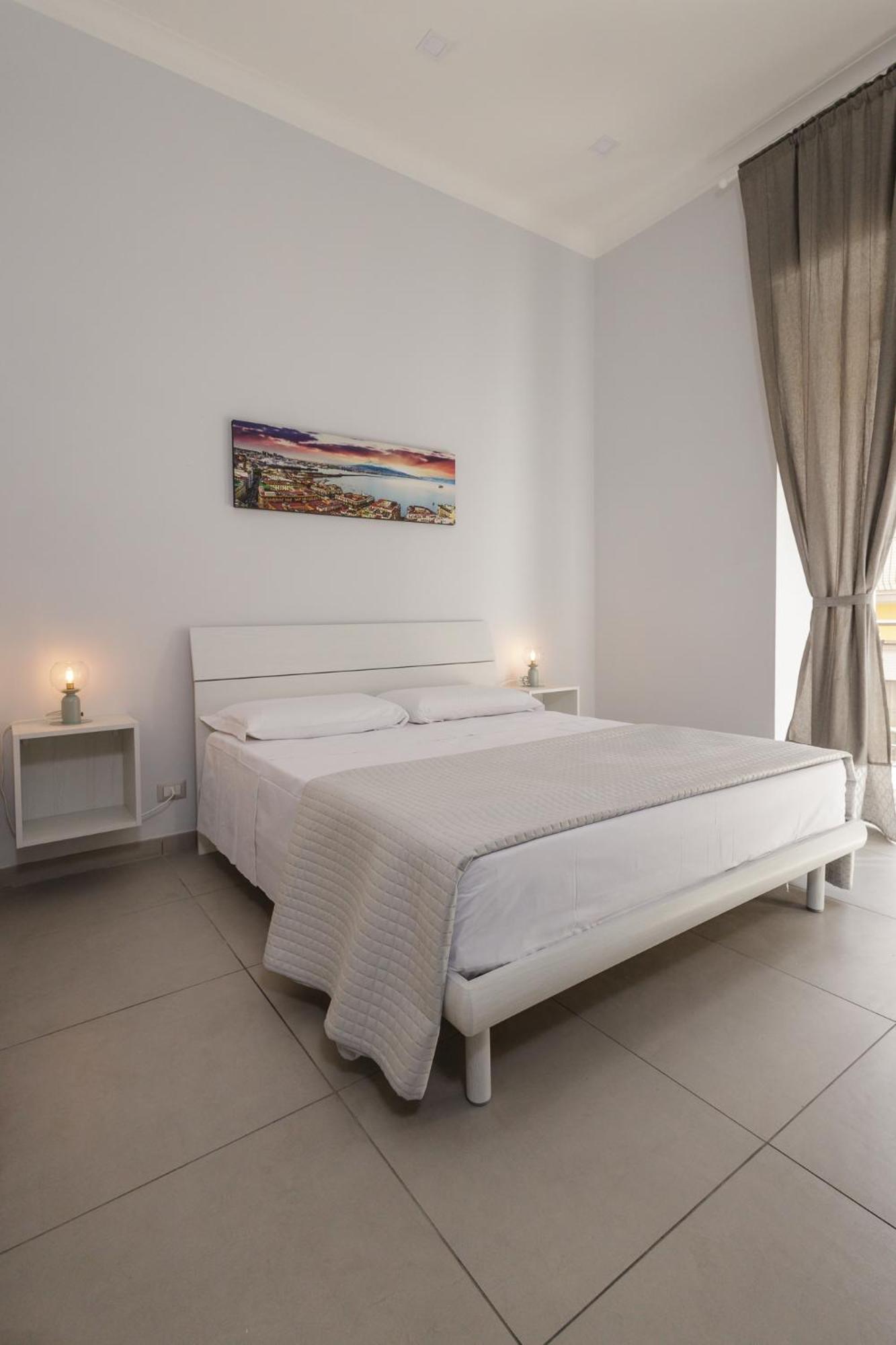 Caroline'S House Hotel Napoli Bagian luar foto