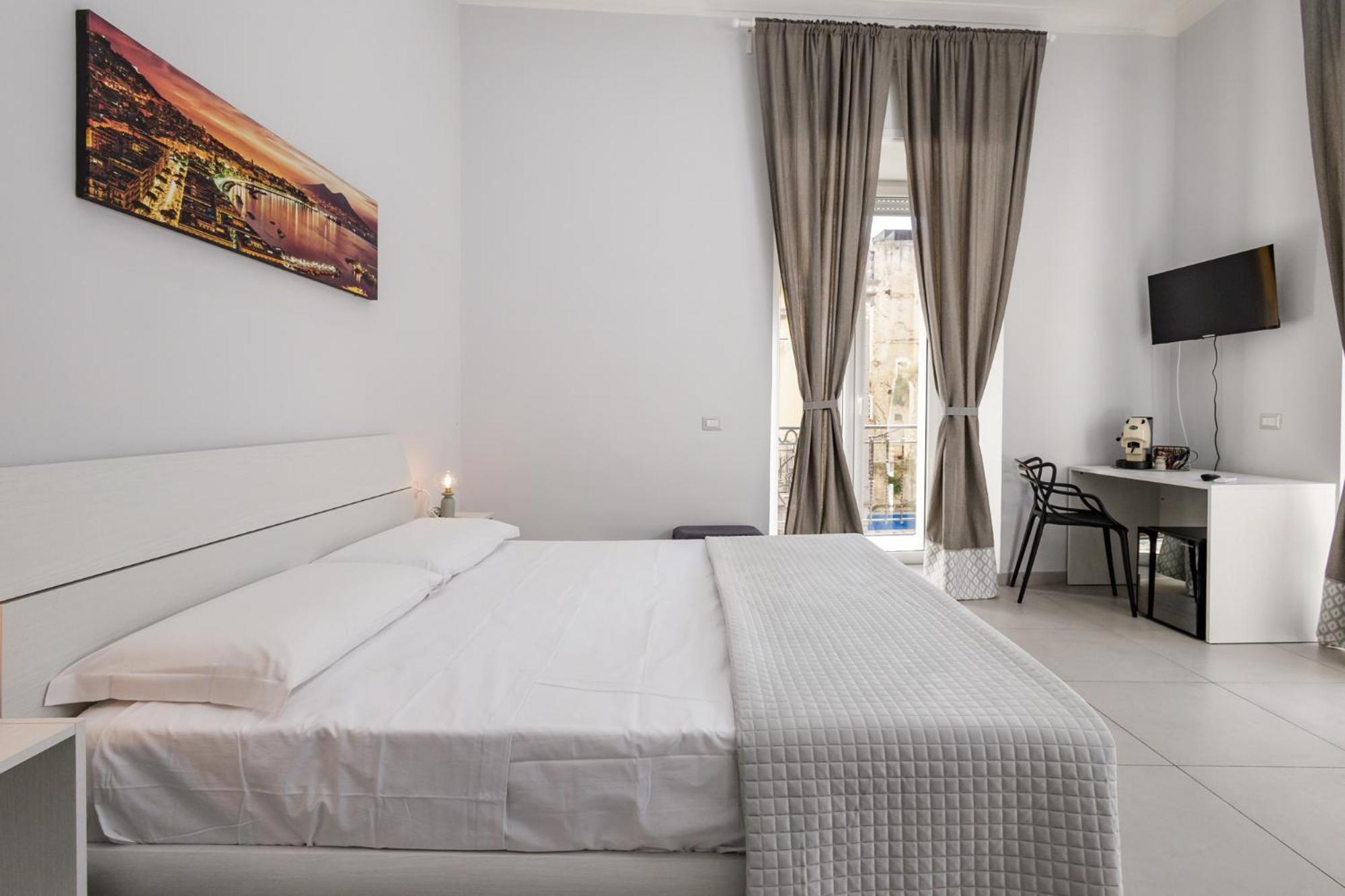Caroline'S House Hotel Napoli Bagian luar foto