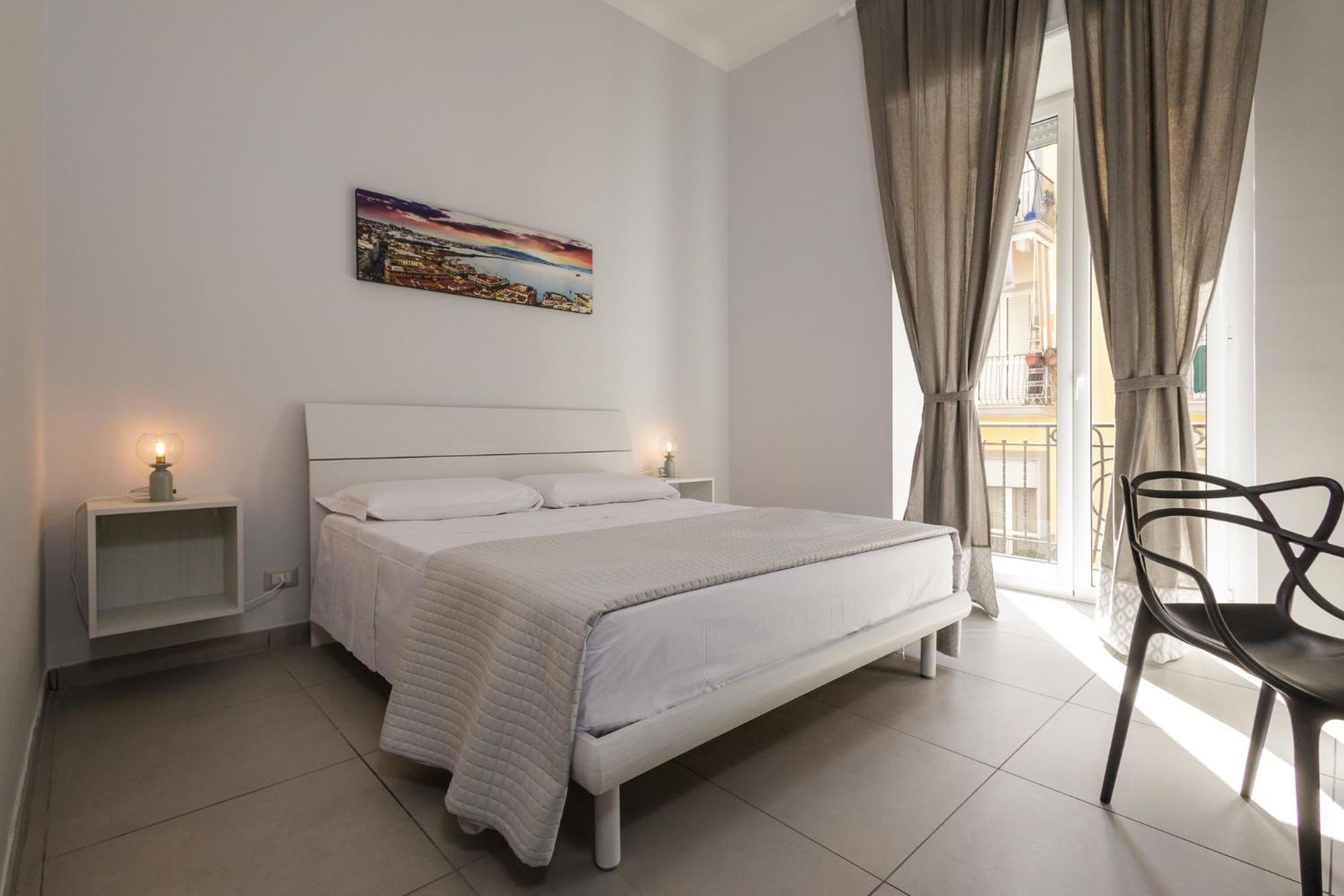 Caroline'S House Hotel Napoli Bagian luar foto