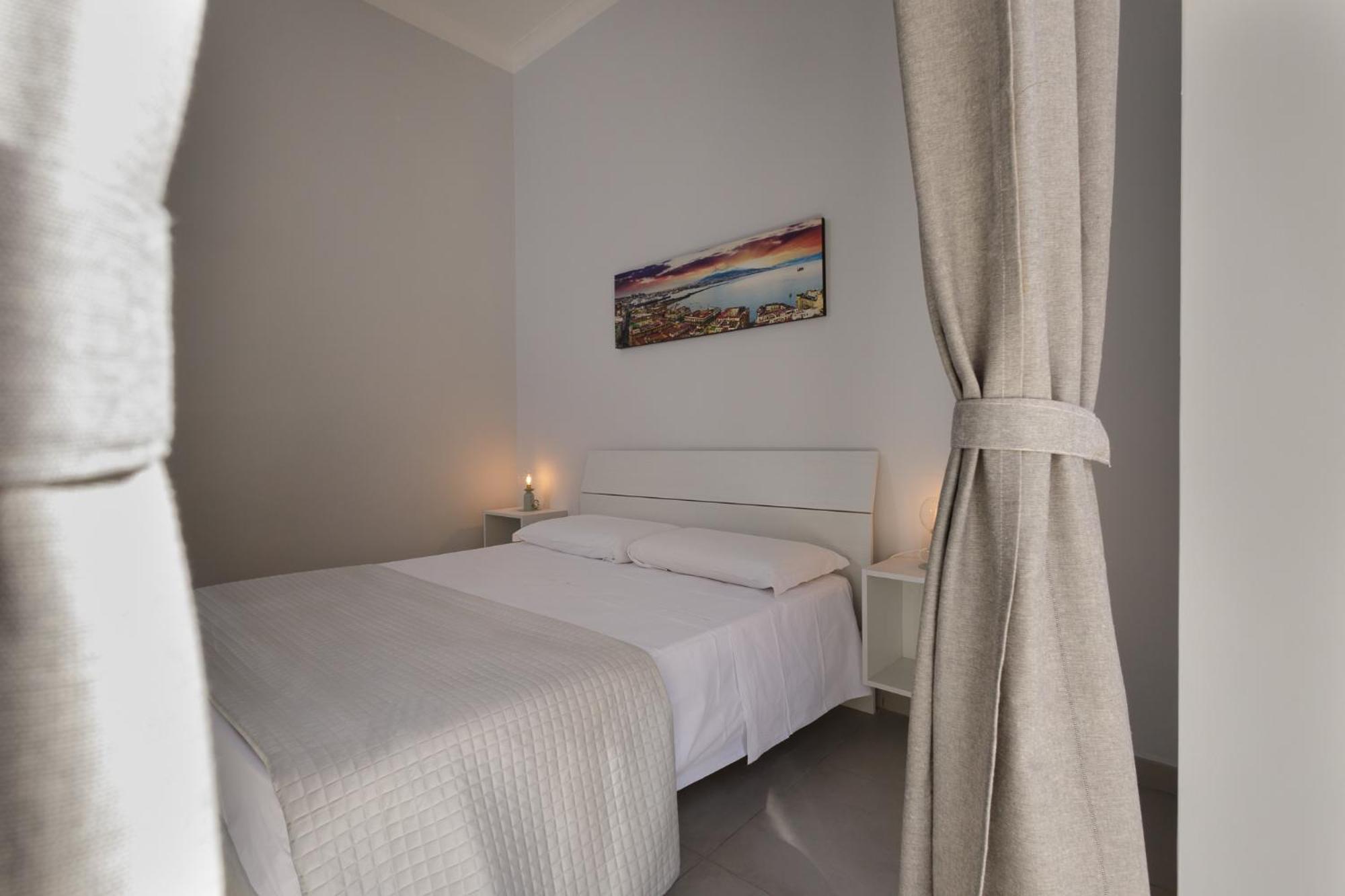 Caroline'S House Hotel Napoli Bagian luar foto