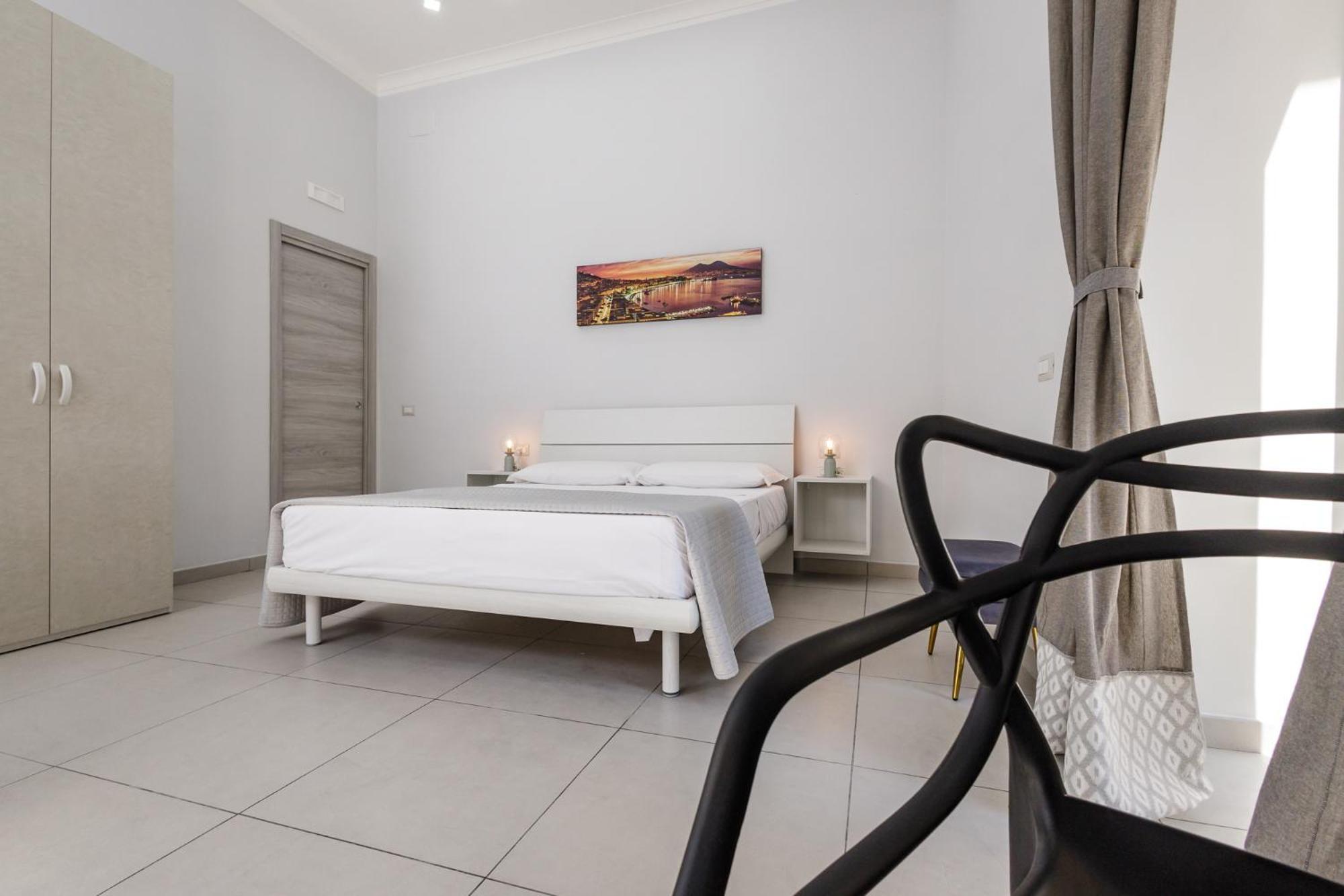 Caroline'S House Hotel Napoli Bagian luar foto