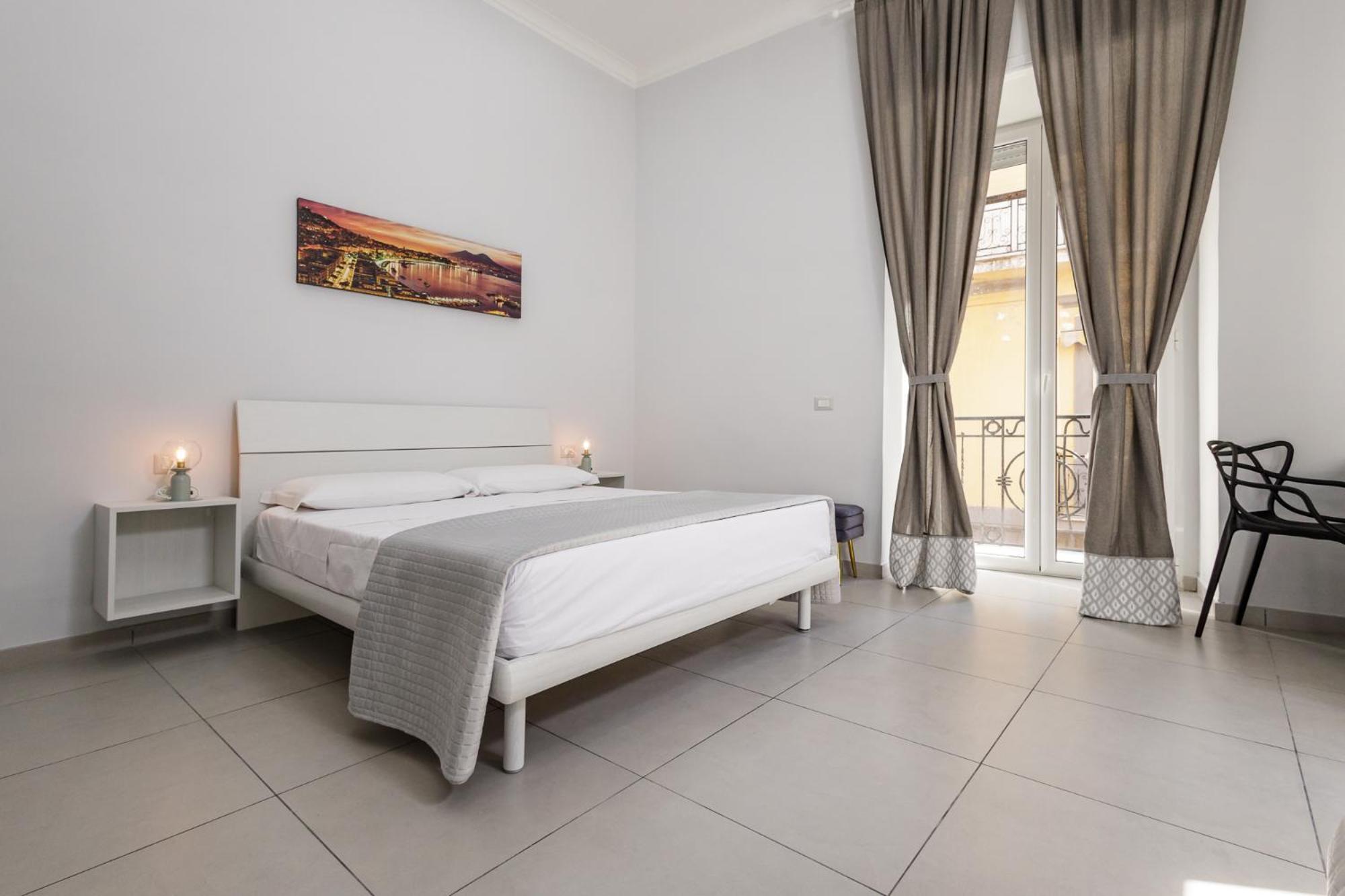 Caroline'S House Hotel Napoli Bagian luar foto