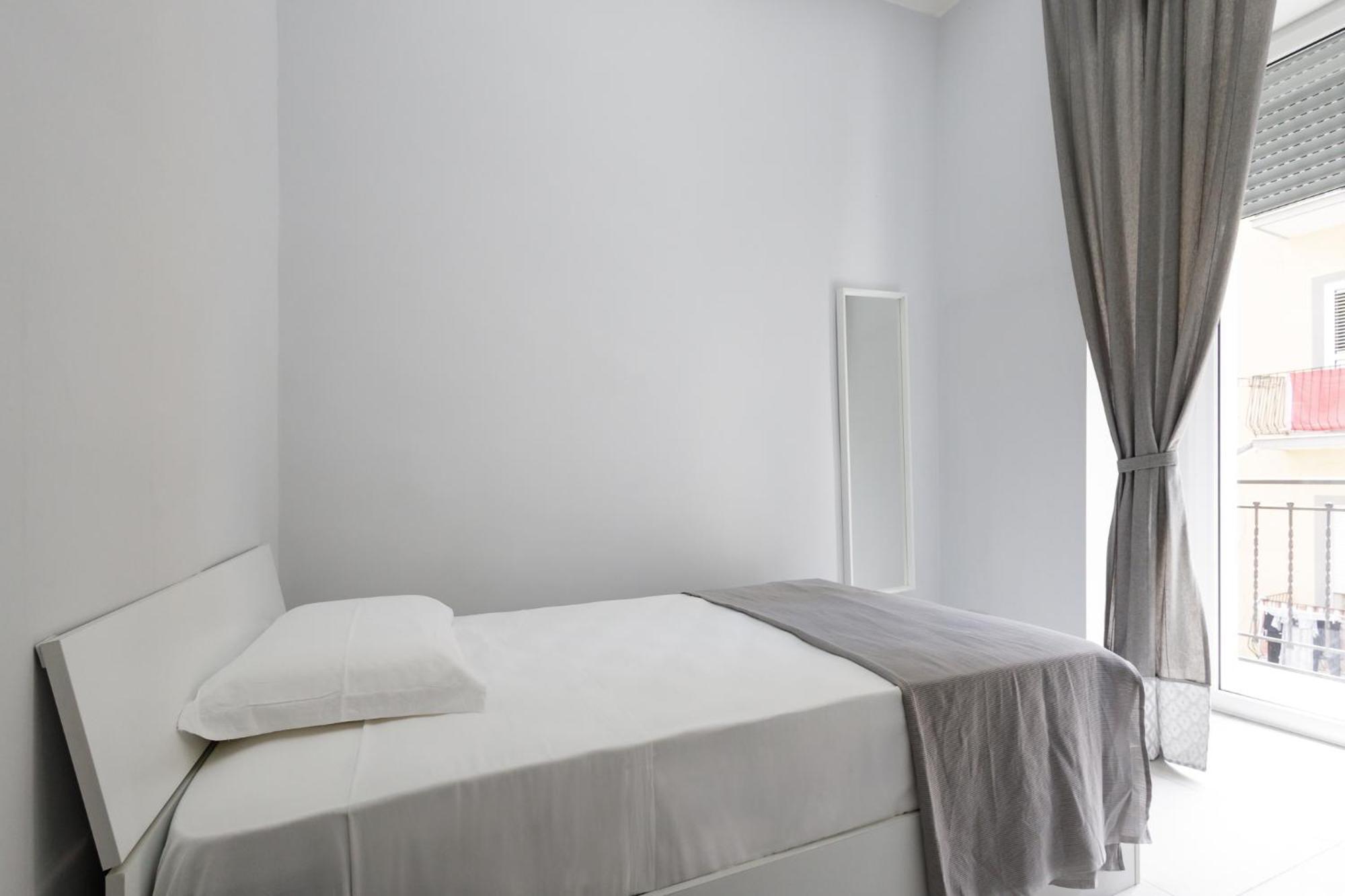 Caroline'S House Hotel Napoli Bagian luar foto
