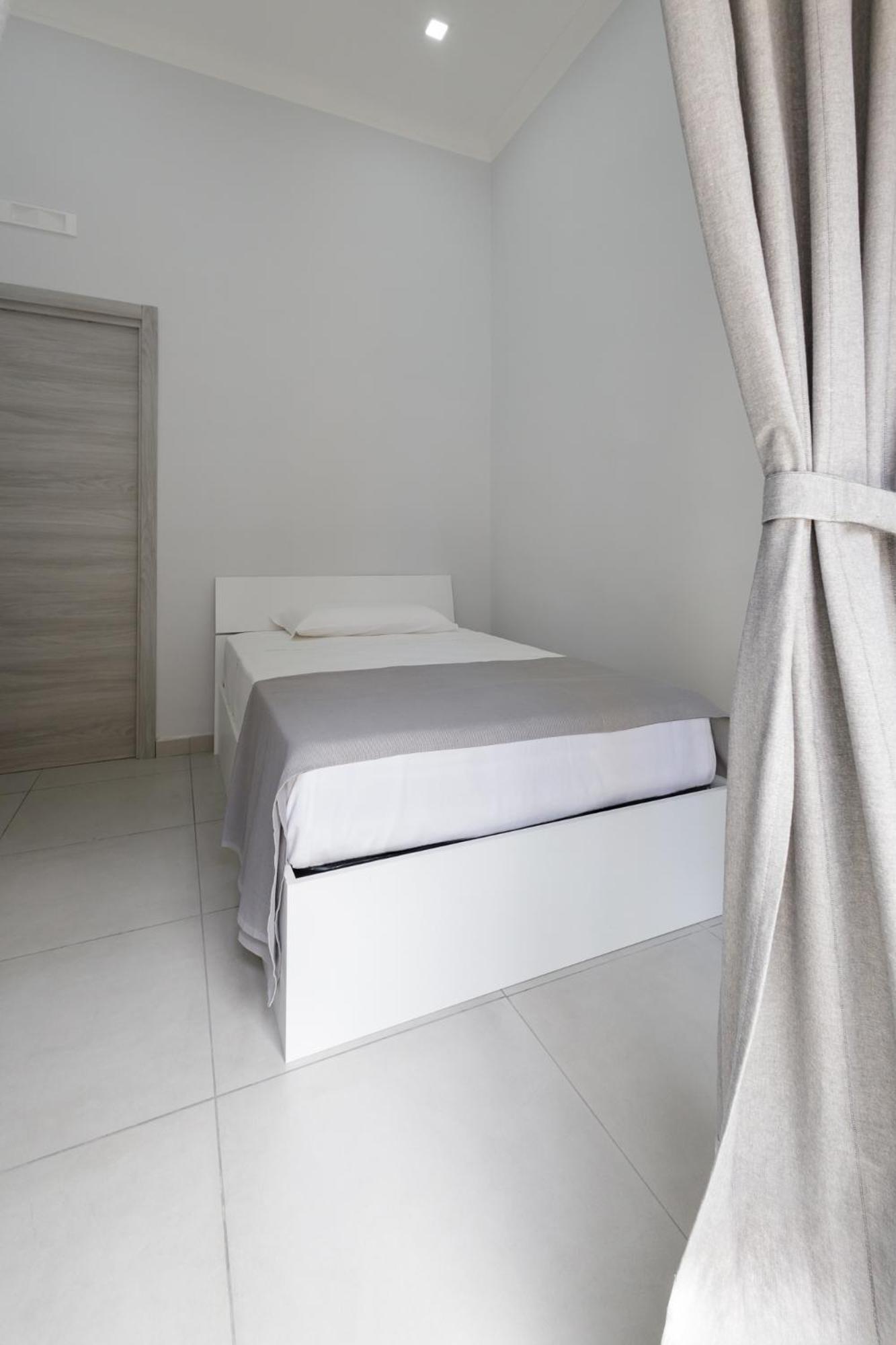 Caroline'S House Hotel Napoli Bagian luar foto